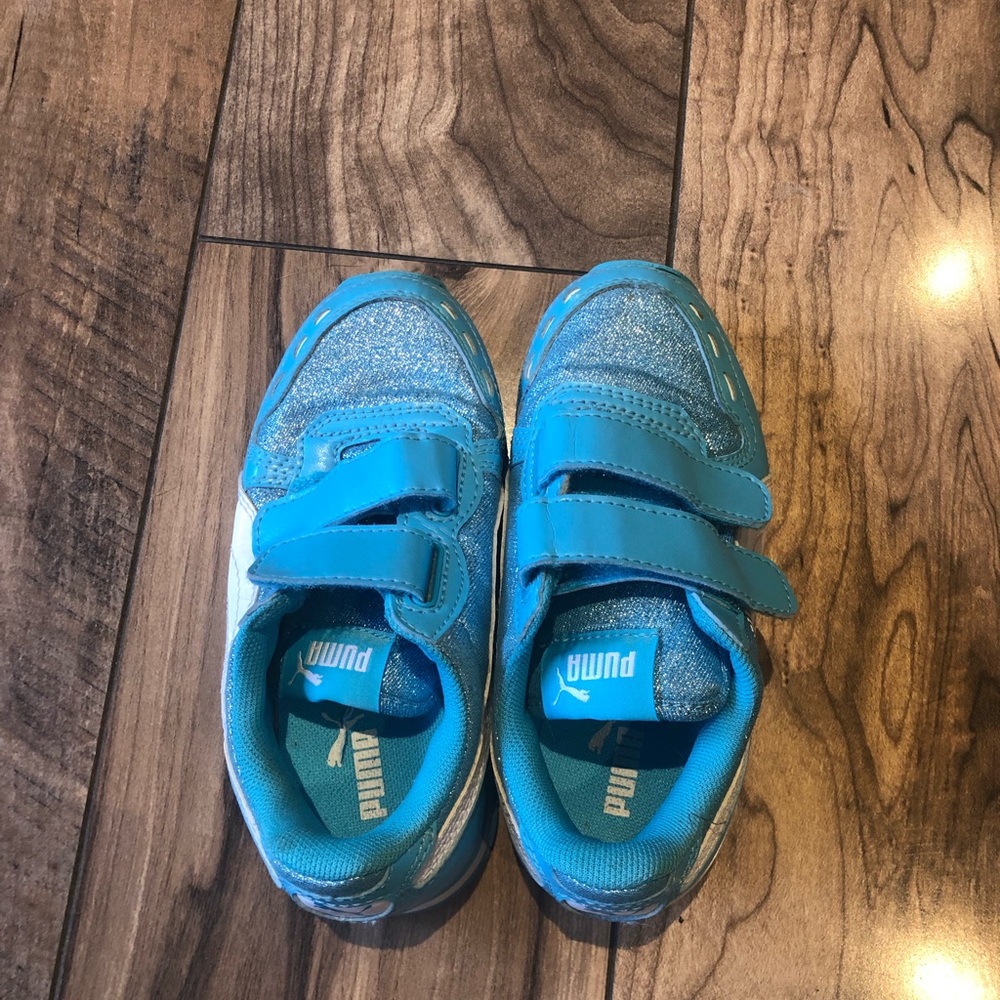 Kids Puma sparkle tennis shoes - worn once